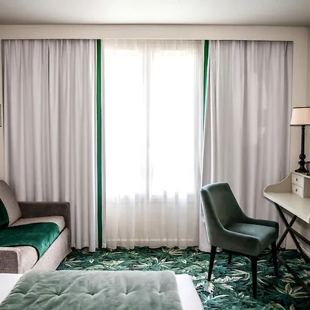 Novotel Domaine De Hotel 4*
